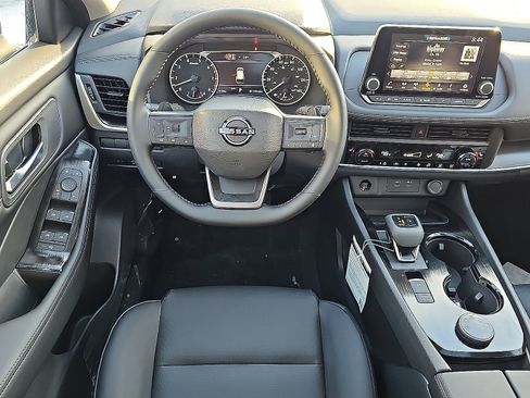 New 2026 Nissan Rogue SV image 7