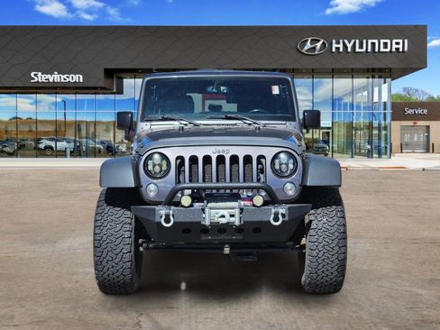 Used 2016 Jeep Wrangler Unlimited Rubicon w/ Connectivity Group image 6