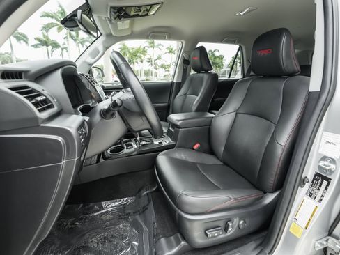 Used 2024 Toyota 4Runner TRD Off-Road Premium image 7