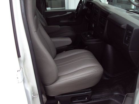 Used 2012 Chevrolet Express 1500 AWD image 17