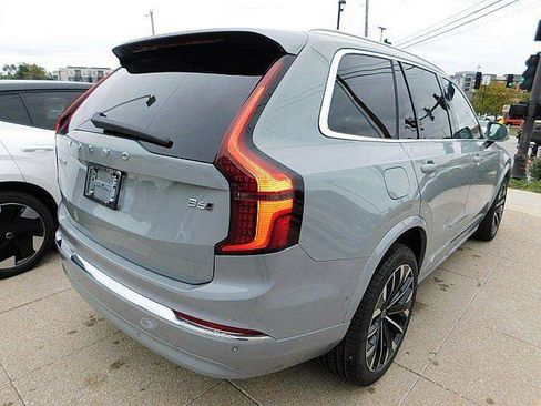 New 2026 Volvo XC90 B6 Plus w/ Protection Package Premier AWD/4WD image 6