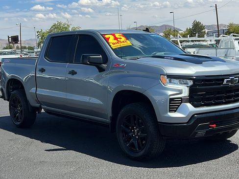 Used 2025 Chevrolet Silverado 1500 LT Trail Boss AWD/4WD image 3