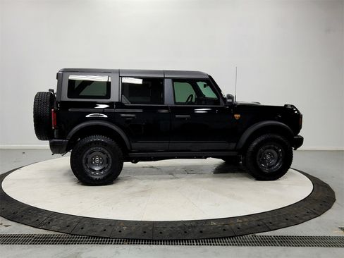 Used 2025 Ford Bronco Badlands image 8