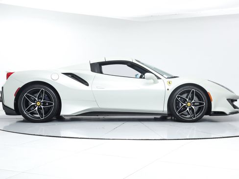 Certified 2020 Ferrari 488 Pista Spider image 11