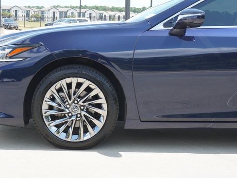 Certified 2025 Lexus ES 350 Ultra Luxury FWD image 10