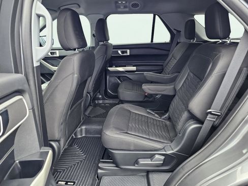Used 2021 Ford Explorer XLT image 33