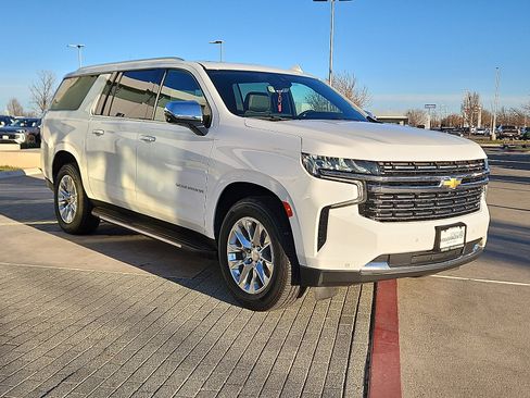 Used 2021 Chevrolet Suburban Premier w/ Premium Package image 4