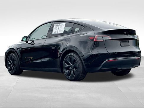 Used 2025 Tesla Model Y Long Range RWD image 5