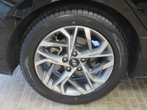 Used 2023 Hyundai Sonata SEL w/ Convenience Package FWD image 9