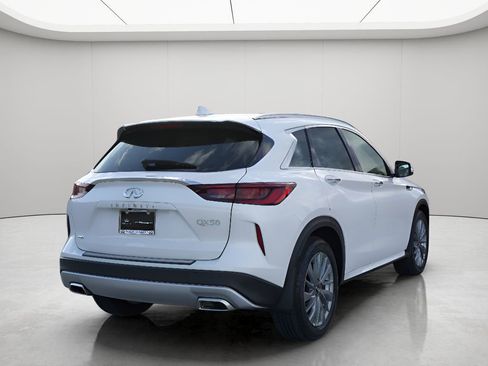 New 2025 INFINITI QX50 Luxe image 8