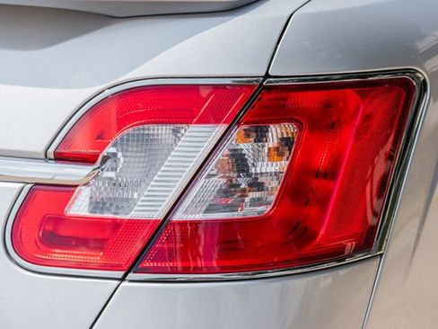 Used 2010 Ford Taurus SHO image 62