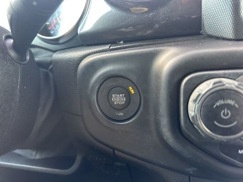 Used 2021 Jeep Wrangler Unlimited Sport image 20