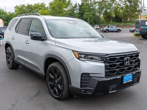 New 2026 Honda Pilot Black Edition image 4