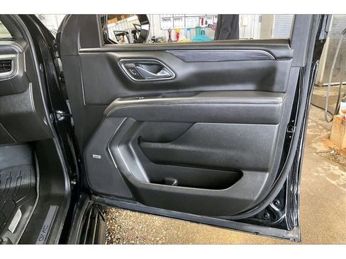 Used 2024 GMC Yukon SLT w/ SLT Luxury Package AWD/4WD image 25