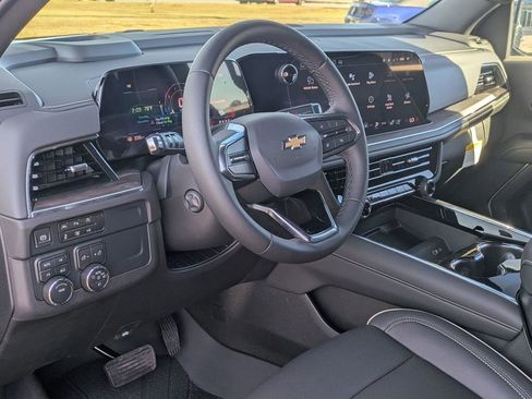 New 2025 Chevrolet Suburban Premier AWD/4WD image 13