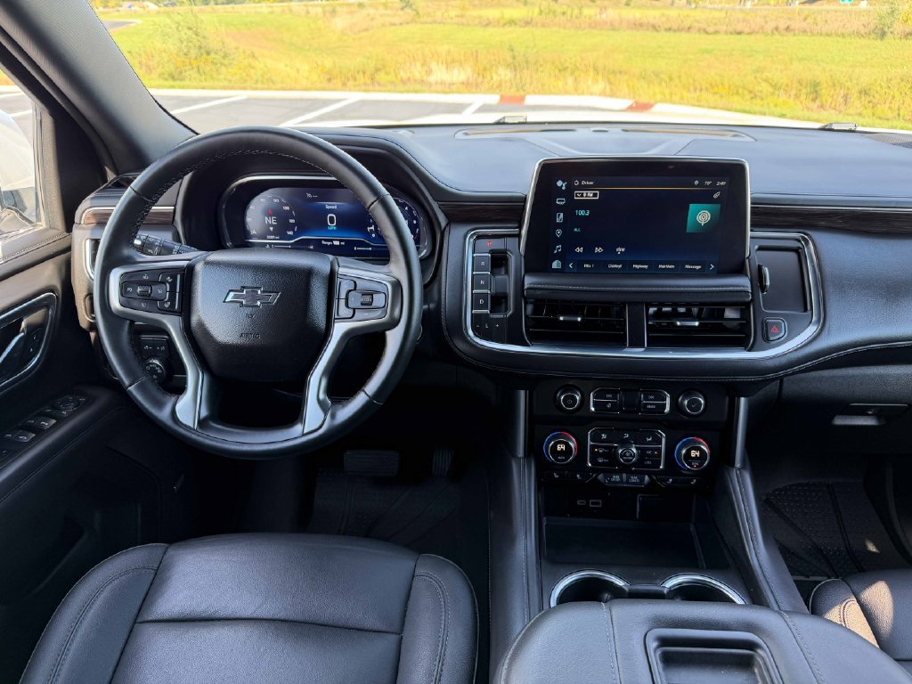 Used 2024 Chevrolet Suburban Z71 w/ Luxury Package AWD/4WD image 30
