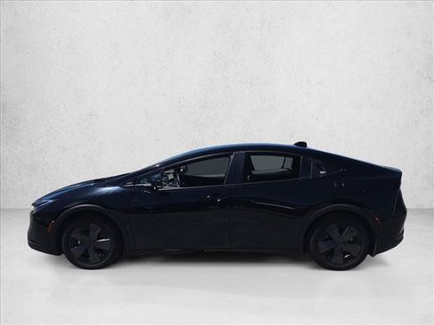 Used 2025 Toyota Prius LE FWD image 9