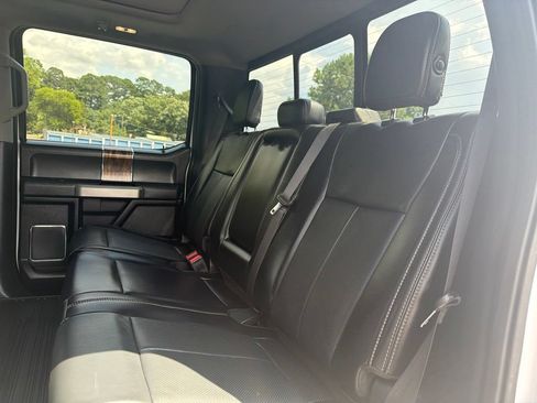 Used 2019 Ford F150 Lariat w/ Equipment Group 502A Luxury AWD/4WD image 17