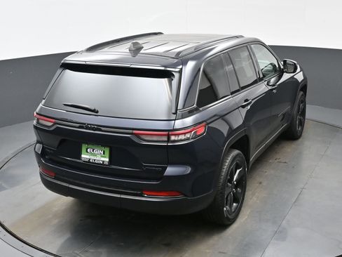 Used 2024 Jeep Grand Cherokee Limited w/ Black Appearance Package image 38