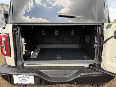 Certified 2025 Ford Bronco Badlands AWD/4WD image 10