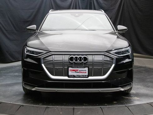Used 2022 Audi e-tron Premium Plus w/ Premium Plus Package image 4