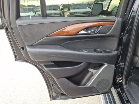 Used 2020 Cadillac Escalade Premium Luxury RWD image 36