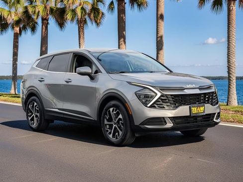 Used 2024 Kia Sportage EX FWD image 4