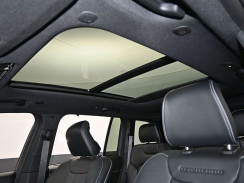 Used 2024 Jeep Grand Cherokee Overland w/ Luxury Tech Group IV image 11