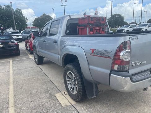 Used 2015 Toyota Tacoma PreRunner w/ SR5 Package RWD image 3