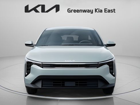 Certified 2025 Kia K4 FWD image 2