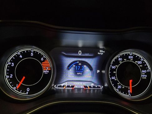 Used 2019 Jeep Cherokee Limited FWD image 23