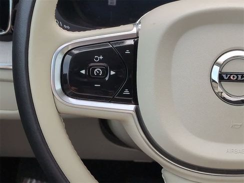 Used 2023 Volvo XC60 B5 Ultimate image 26