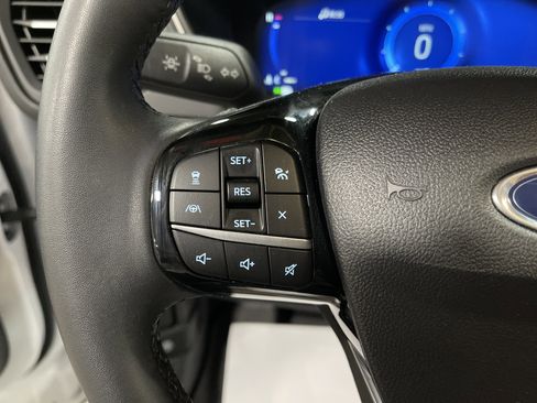 Used 2022 Ford Escape SEL w/ Technology Package image 18