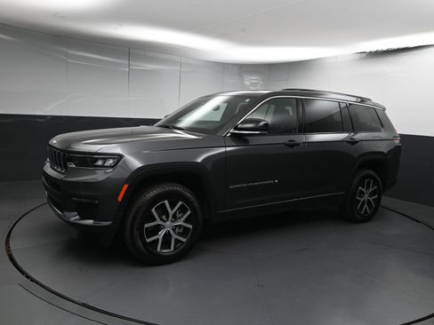 Used 2024 Jeep Grand Cherokee L Limited image 1