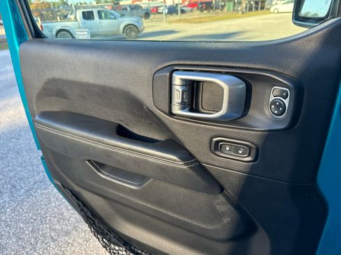 Used 2020 Jeep Wrangler Unlimited Sahara w/ Uconnect 4C Nav & Sound Group image 34