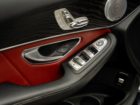 Used 2018 Mercedes-Benz GLC 300 4MATIC Coupe image 67