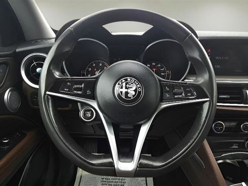 Used 2018 Alfa Romeo Stelvio Ti AWD/4WD image 13