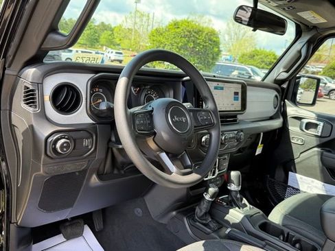 New 2026 Jeep Gladiator Sport AWD/4WD image 17