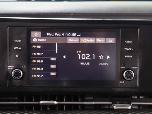 Used 2024 Kia Carnival LX image 19