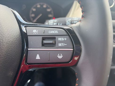 Used 2025 Honda HR-V Sport image 16