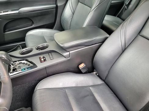 Used 2017 Toyota Avalon XLE Premium image 19