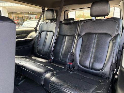 Used 2023 Jeep Wagoneer L Series II AWD/4WD image 38