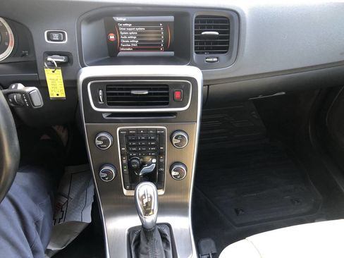 Used 2013 Volvo S60 T5 image 16