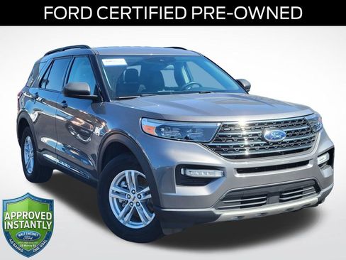 Certified 2022 Ford Explorer XLT w/ Equipment Group 202A AWD/4WD image 1