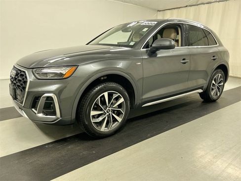 Used 2022 Audi Q5 2.0T Premium w/ Convenience Package image 5