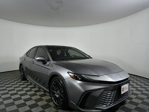 Used 2025 Toyota Camry XSE image 8