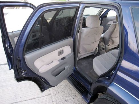 Used 2002 Toyota 4Runner SR5 image 26