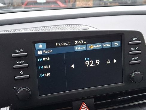 Certified 2025 Hyundai Elantra Sport image 17