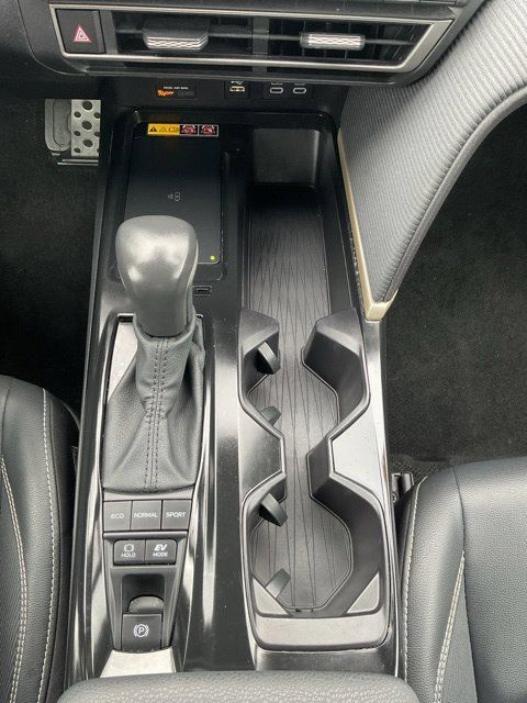Used 2025 Toyota Camry SE FWD image 27