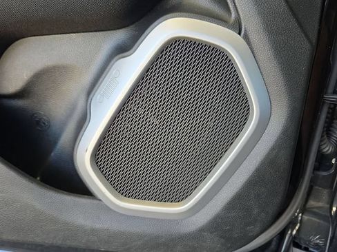 Used 2021 Jeep Renegade Sport FWD image 22